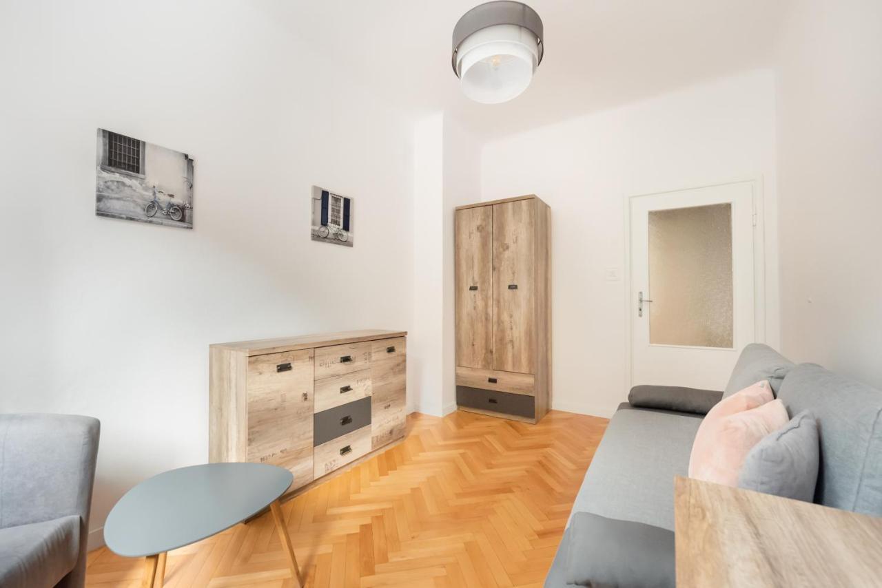 Plac Zbawiciela 3-Bedroom Apartment Varsovie Extérieur photo